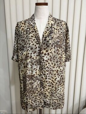 Vintage Natalie & Me 100% silk animal tiger button up women’s shirt short sleeve